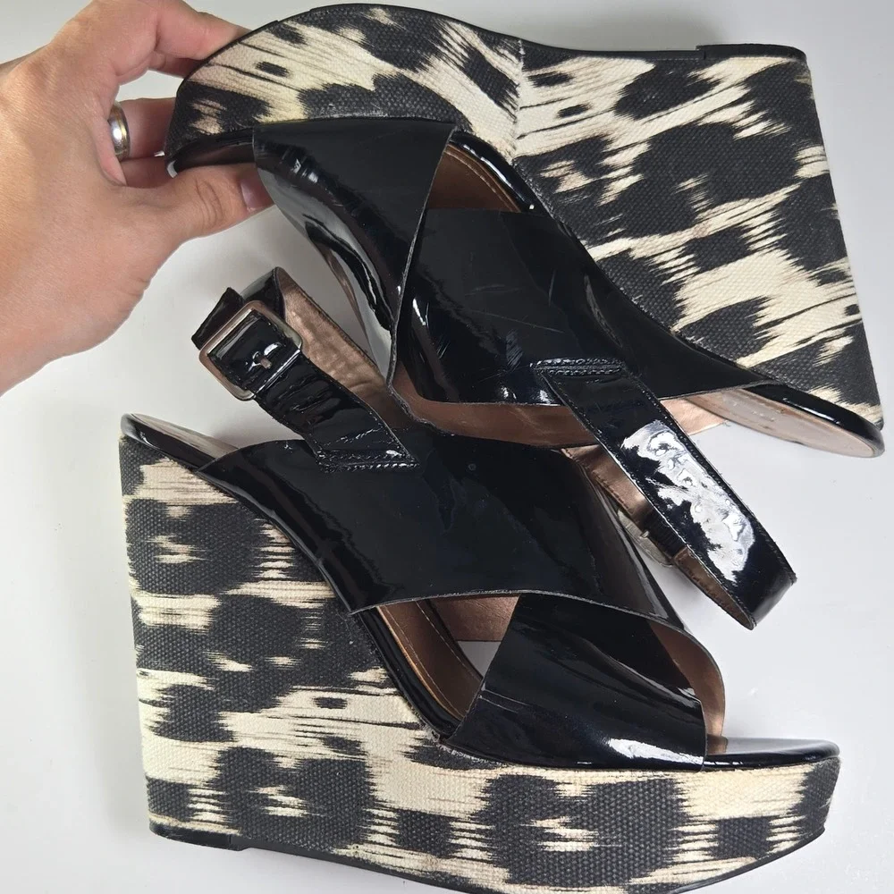 BCBGeneration Black Patent Leather Wedge Sandals Ankle Strap Size 7.5